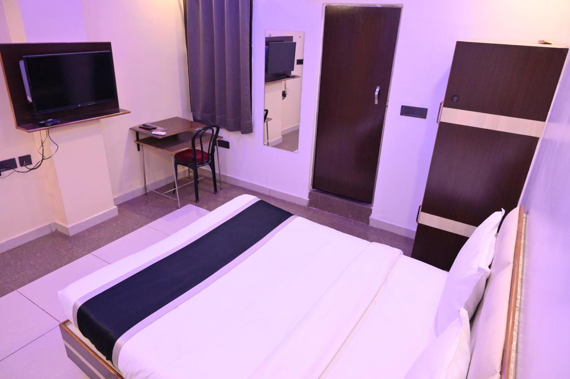 Hotel Riddhi Regency Lucknow Bagian luar foto