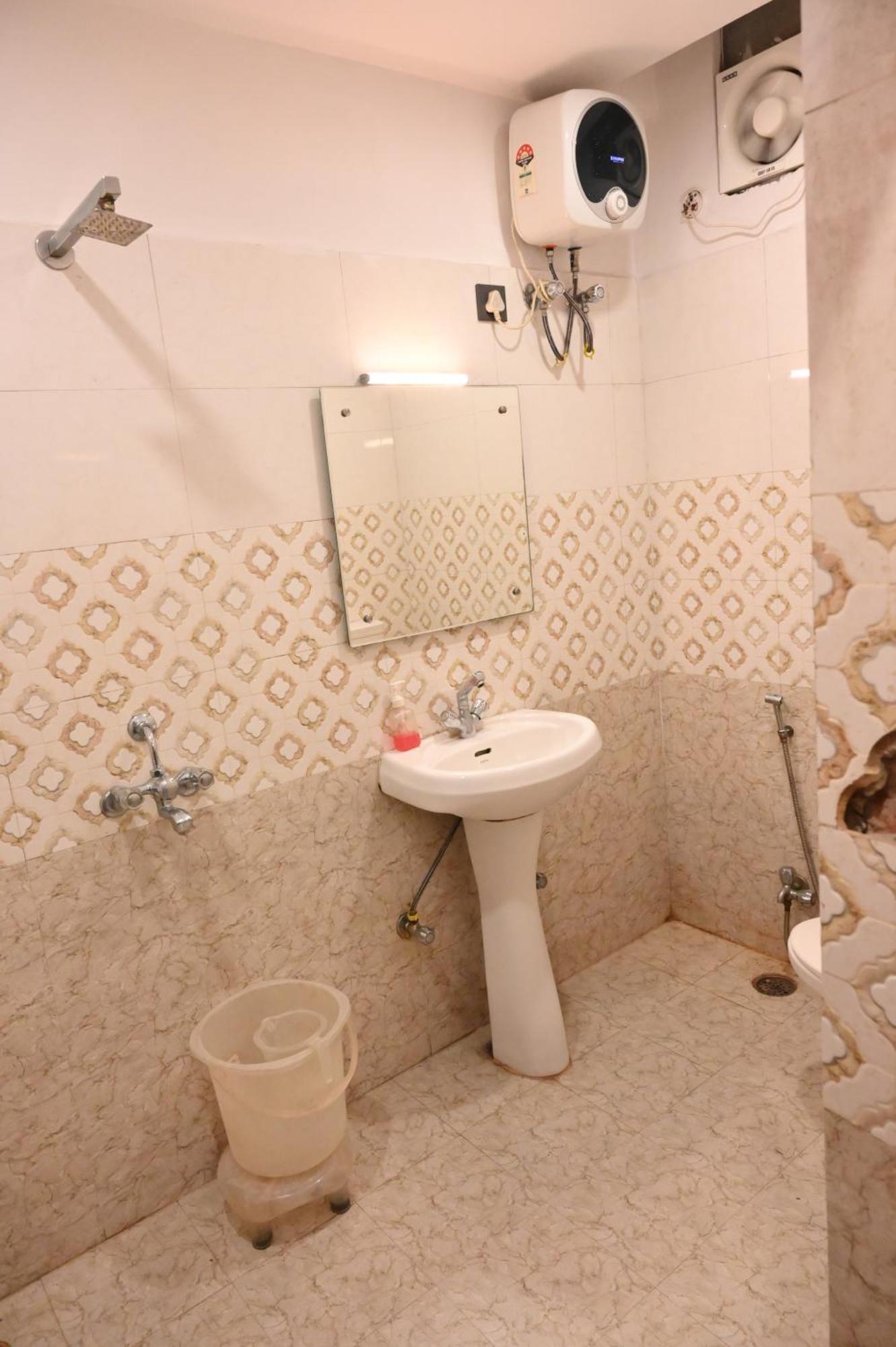Hotel Riddhi Regency Lucknow Bagian luar foto