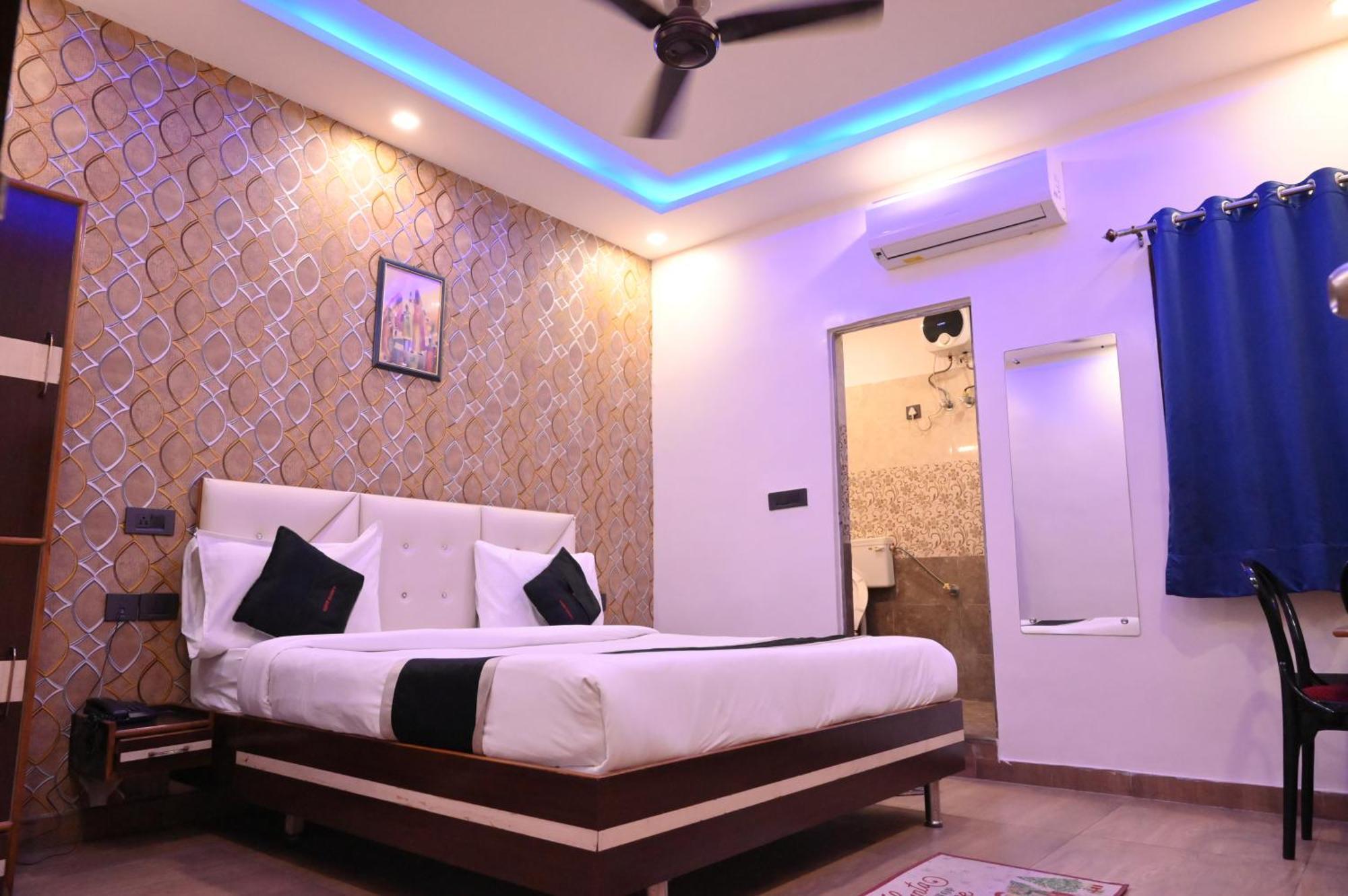 Hotel Riddhi Regency Lucknow Bagian luar foto
