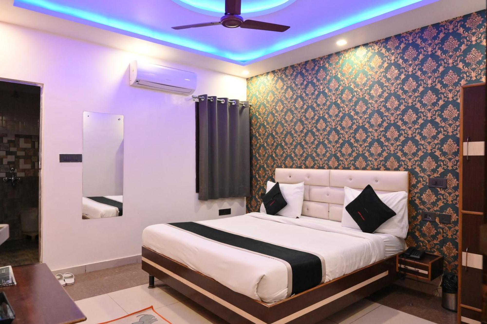 Hotel Riddhi Regency Lucknow Bagian luar foto