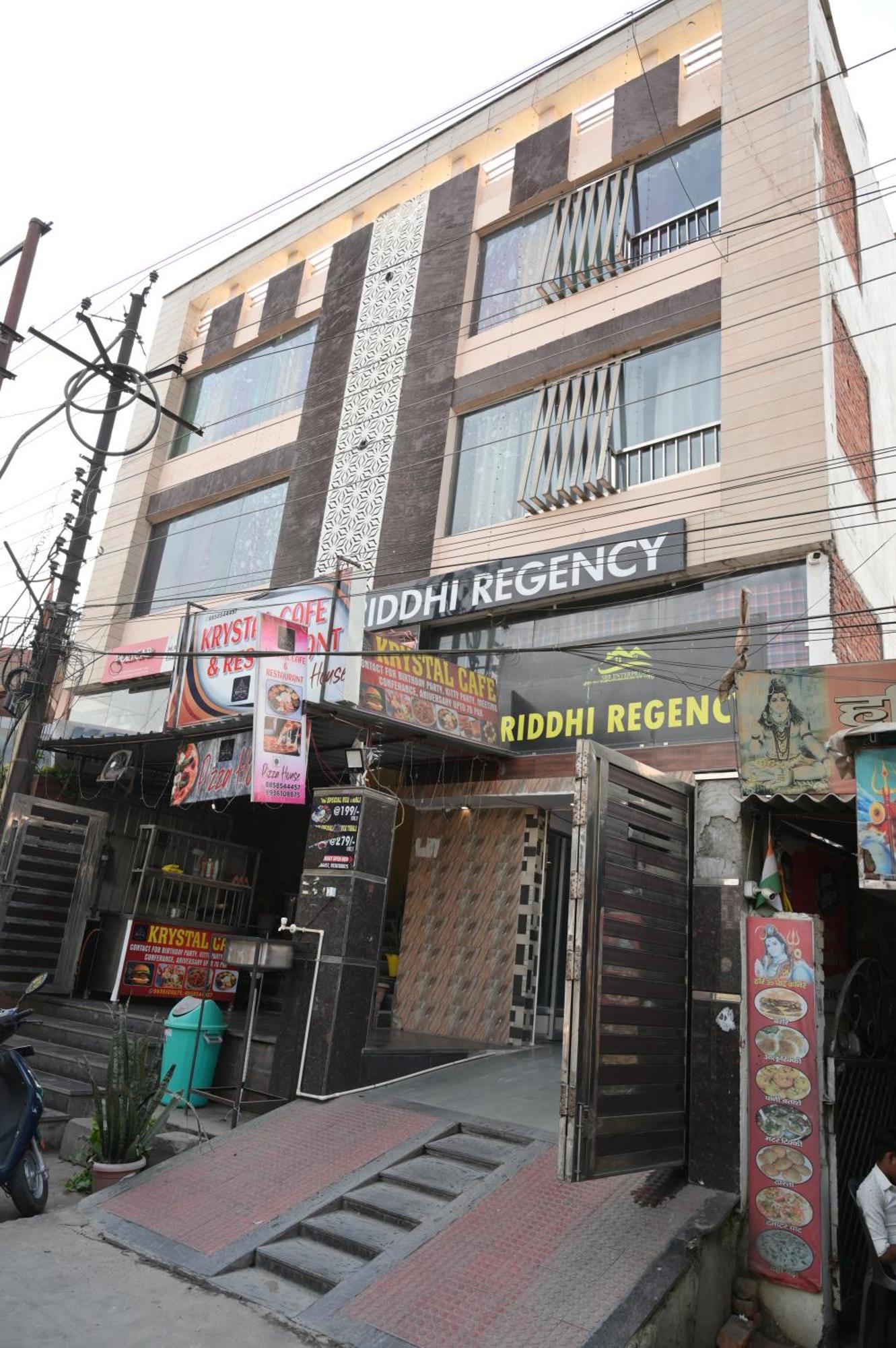 Hotel Riddhi Regency Lucknow Bagian luar foto