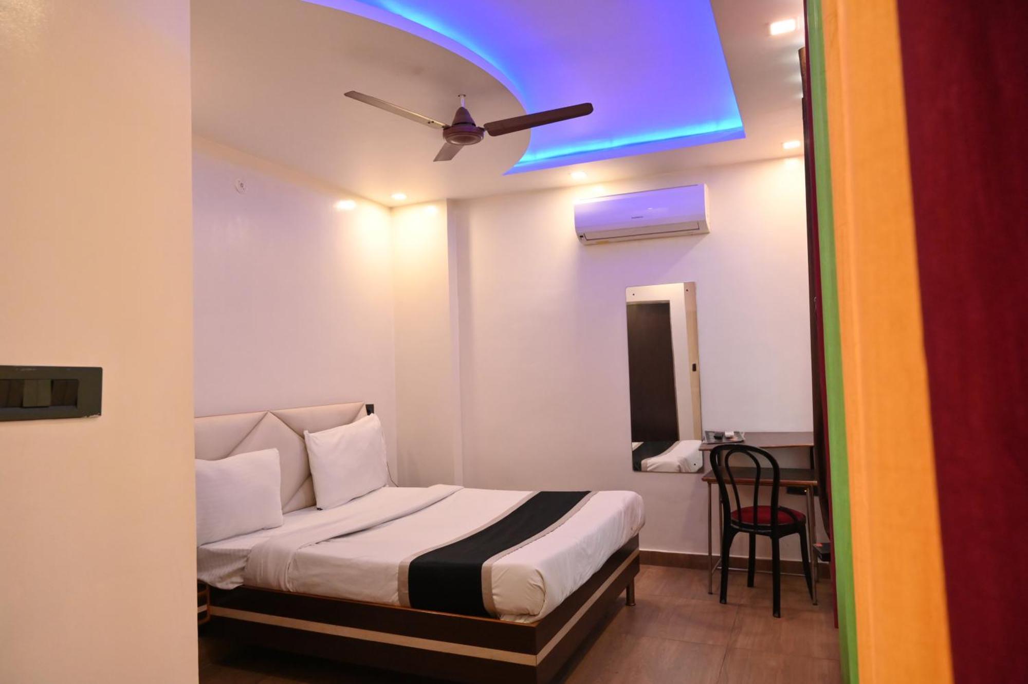 Hotel Riddhi Regency Lucknow Bagian luar foto